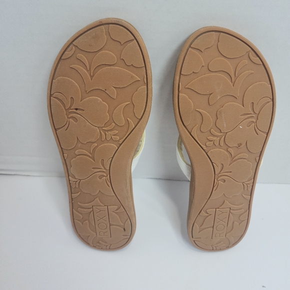 ❤️2/$22 Roxy Women White Thong Sandals Slippers Size 6 - Picture 4 of 9